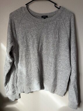 Rails Heather Gray Crewneck Sweater Women’s Small Capsule Wardrobe